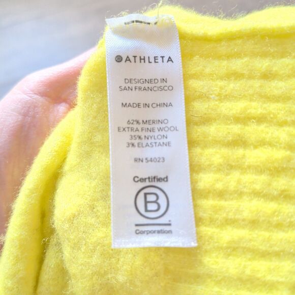 Athleta Heathered Yellow Merino Extra Fine Wool Blend Sweater Size Medium M - Picture 8 of 9